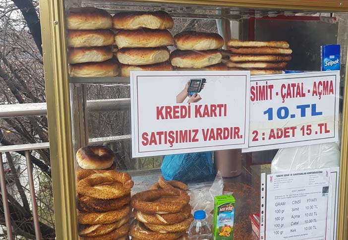 Bunu da Gördük: Simit ve Poğaça Kredi Kartıyla Satılmaya Başladı